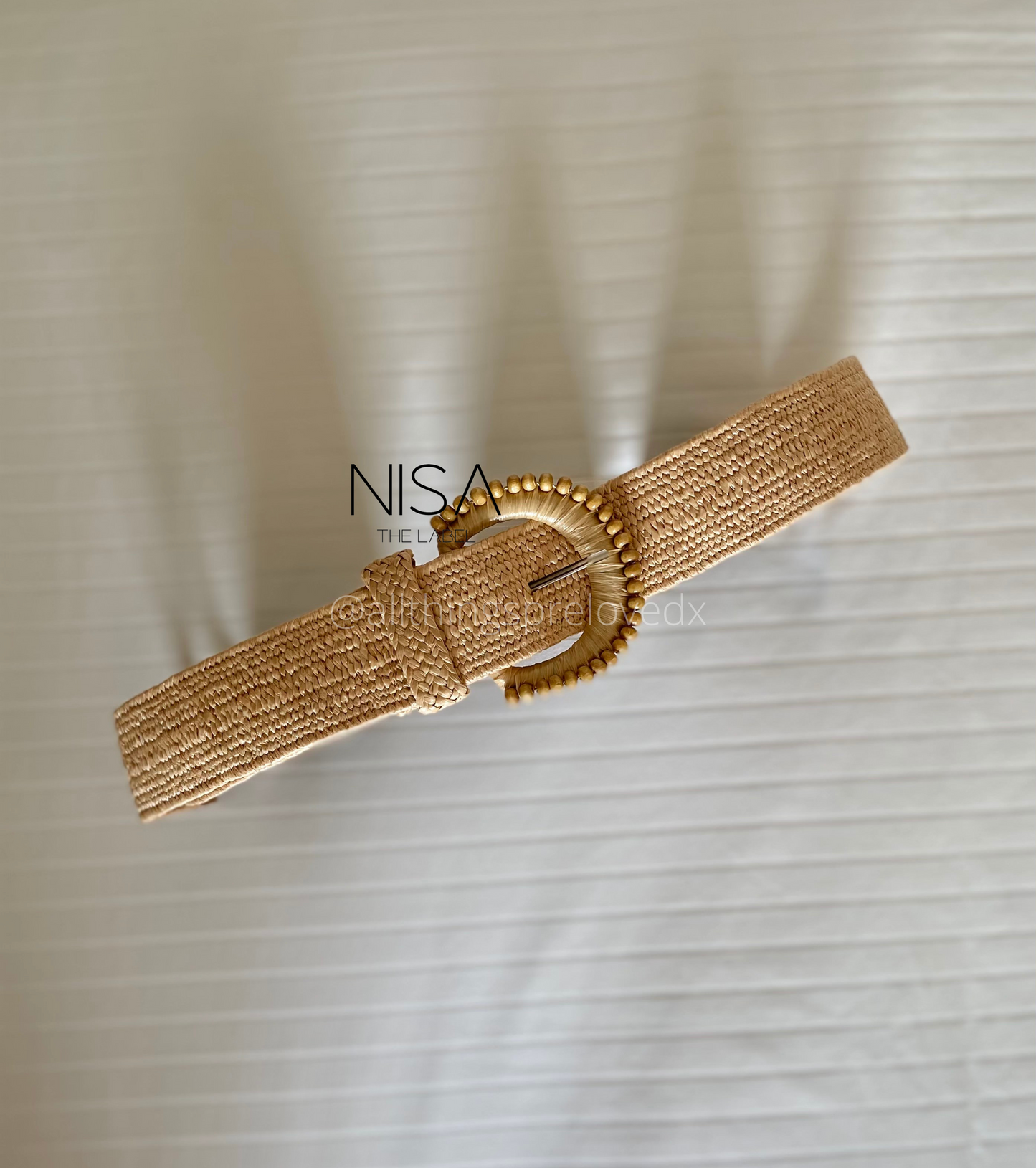 Round cutwork buckle straw woven belt