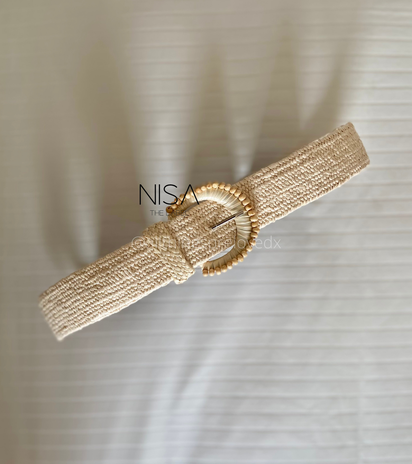 Round cutwork buckle straw woven belt